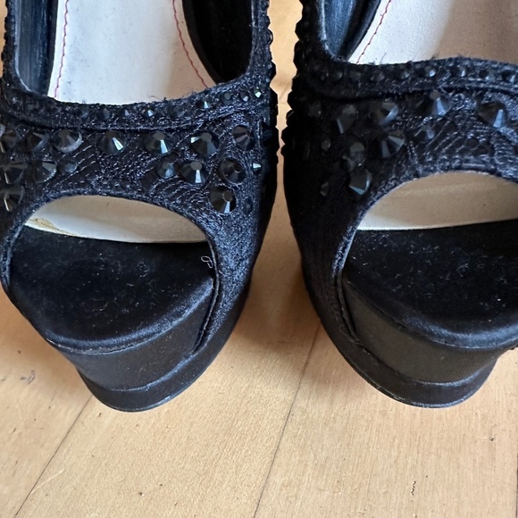 Betsey Johnson BBELA Rhinestone beaded platform peep toe stilettos, 7.5. - Picture 6 of 8